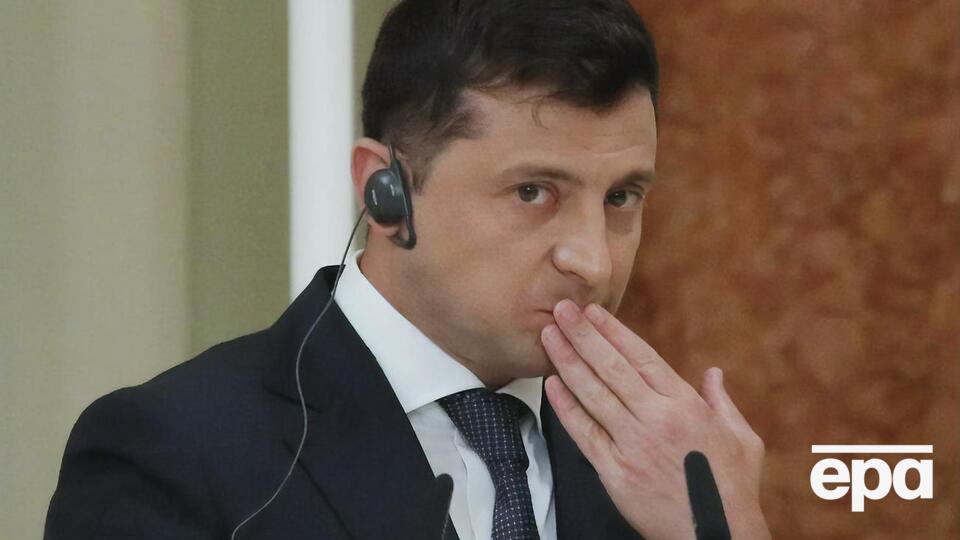 Зеленського закликали "негайно" виселитися із президентської держдачі
