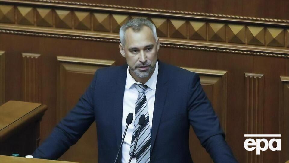 Рябошапка (на фото) вважає Медведчука "абсолютно не бідним"