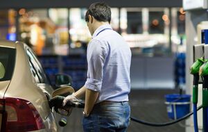 Мережі АЗС пояснили захід введенням держрегулювання цін