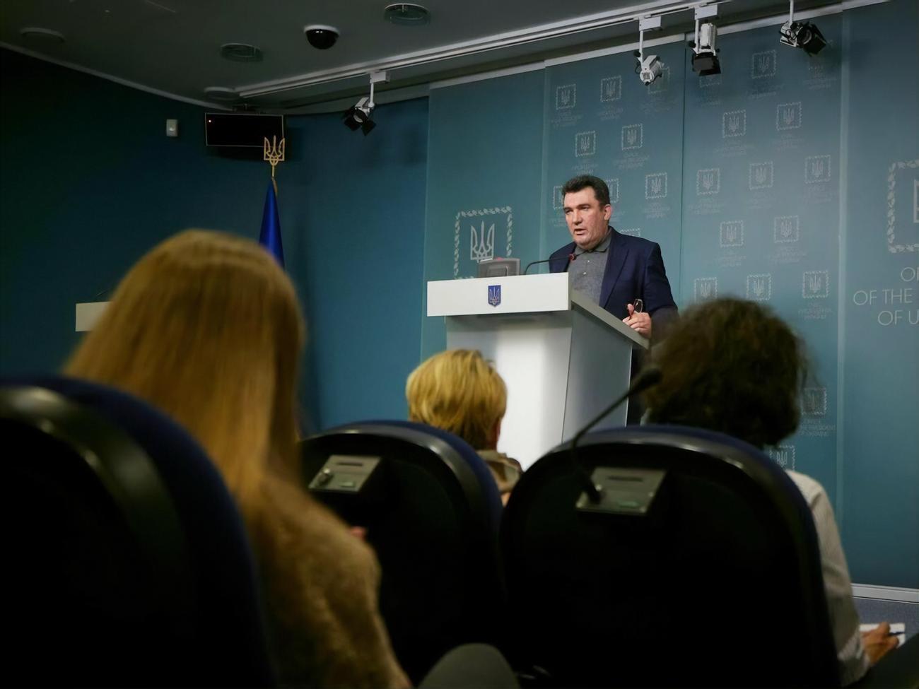 Данилов сказал, что рабочая группа СНБО сейчас находится в регионах и готовит заседание