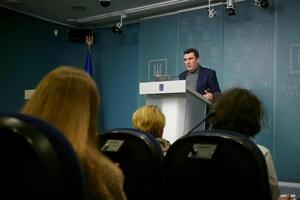 Данілов сказав, що робоча група РНБО зараз перебуває в регіонах і готує засідання