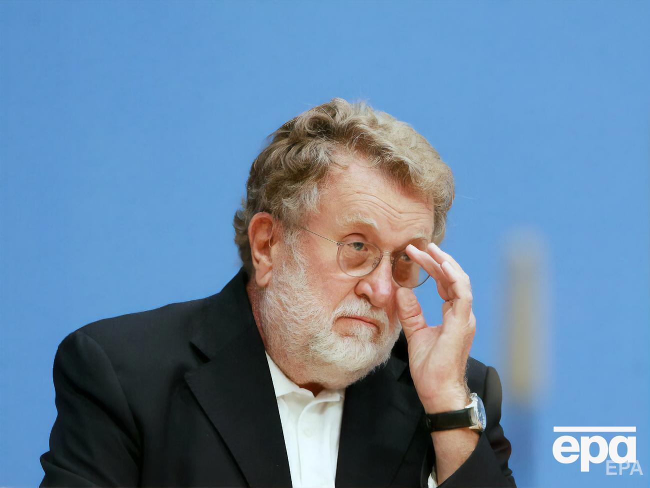 Мертенс сказал, что прививки от COVID-19, которые сейчас делают в мире, не будут последними