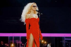Loboda: Усе-таки червона помада вирішує