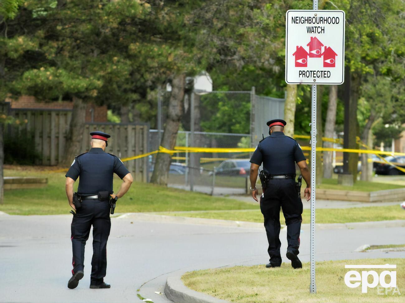 Стрелок произвел около 100 выстрелов