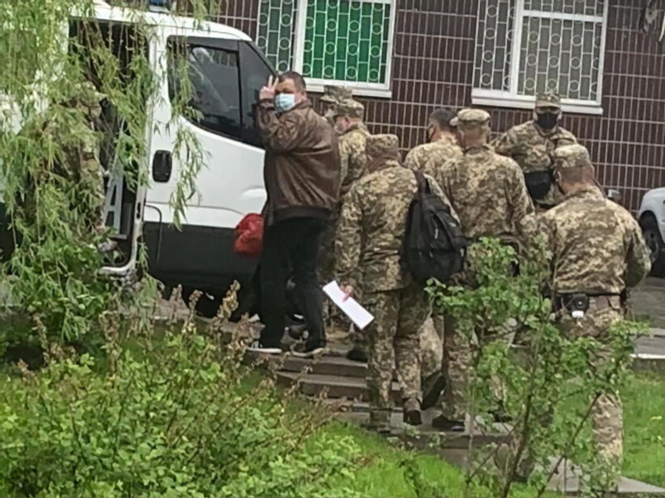 Семенченка привезли в суд