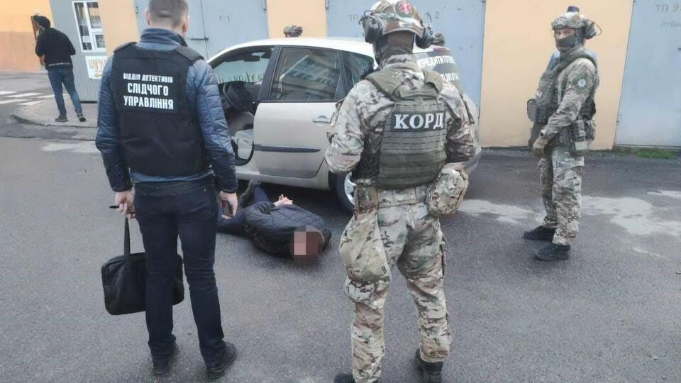 Підозрюваних затримали після операції у Хмельницькій області