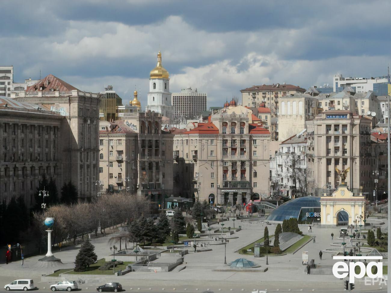 Вступление в ЕС поддерживает больше половины украинцев, в НАТО&nbsp;&ndash; почти половина