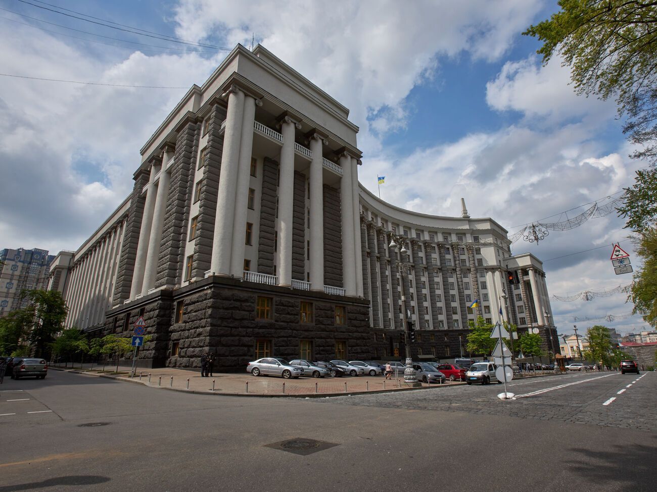 На Кабмін України протягом найближчих днів чекає зміна кількох міністрів