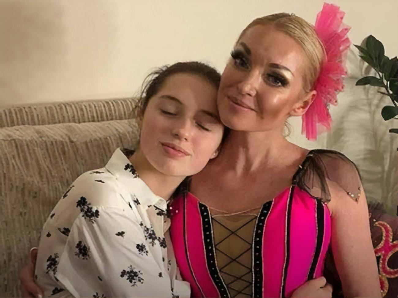 Волочкова заявила, що її донька живе в пеклі