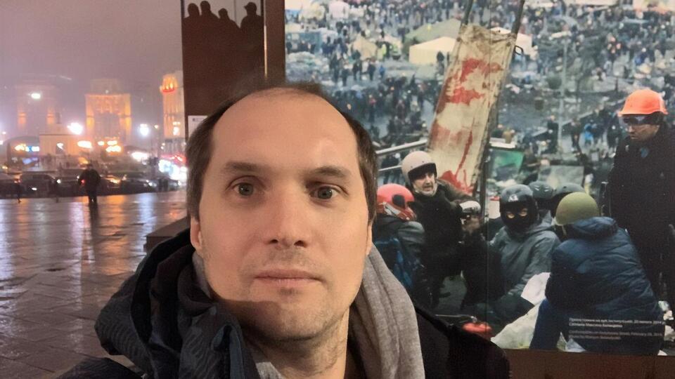 Серед причин свого звільнення журналіст назвав те, що "проблем армії не аналізують і підміняють показухою"