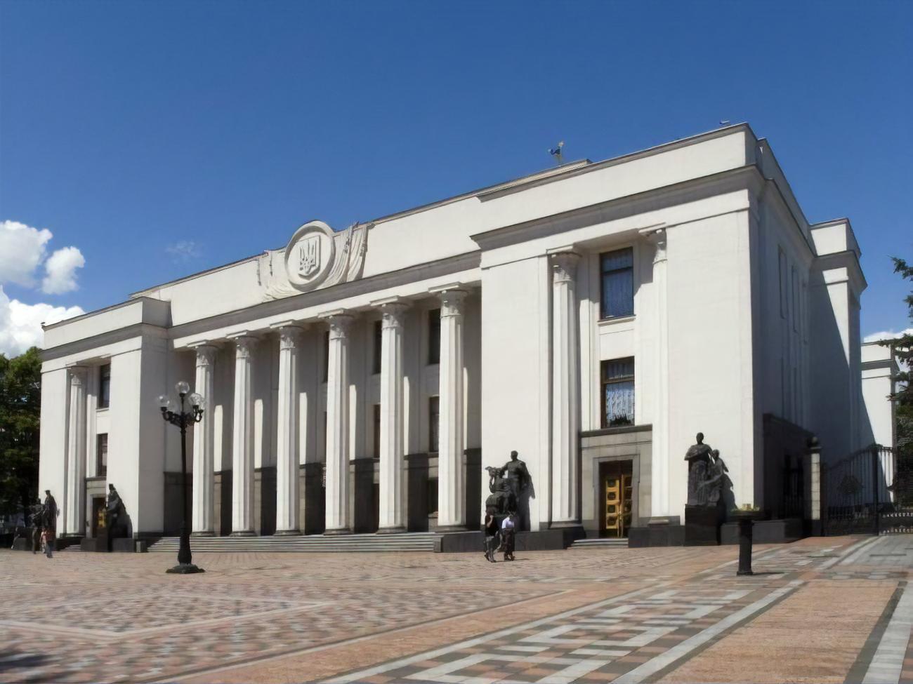 Рада розглянула кілька сотень правок до законопроєкту