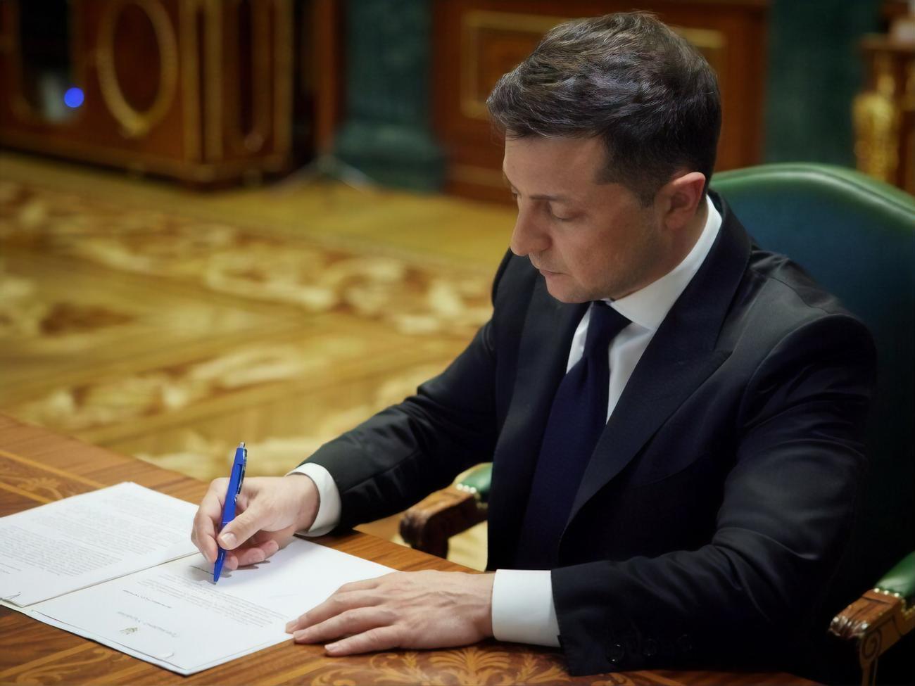 Зеленський: Упевнений, що в стислі терміни депутати розглянуть і закріплять статус корінних народів України