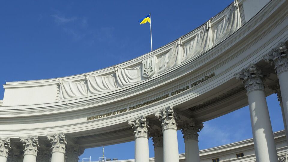 К процессу эвакуации граждан Украины из сектора Газа привлекли международные организации и соседние государства, сообщили в МИД