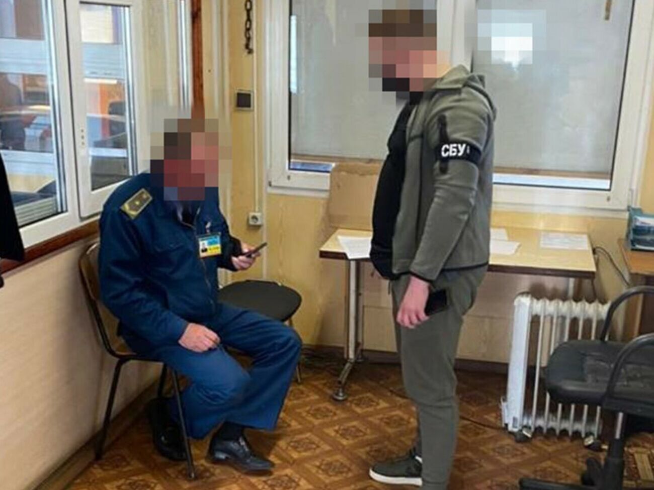Пограничник привлек посредников, которые подыскивали клиентов