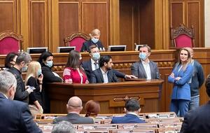 Трибуна была заблокирована, когда Аксенов зачитывал присягу нардепа