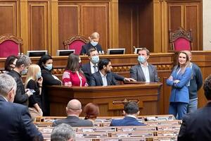 Трибуну було заблоковано, коли Аксьонов зачитував присягу нардепа