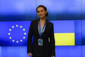 Мендель стала пресс-секретарем Зеленского в июне 2019 года
