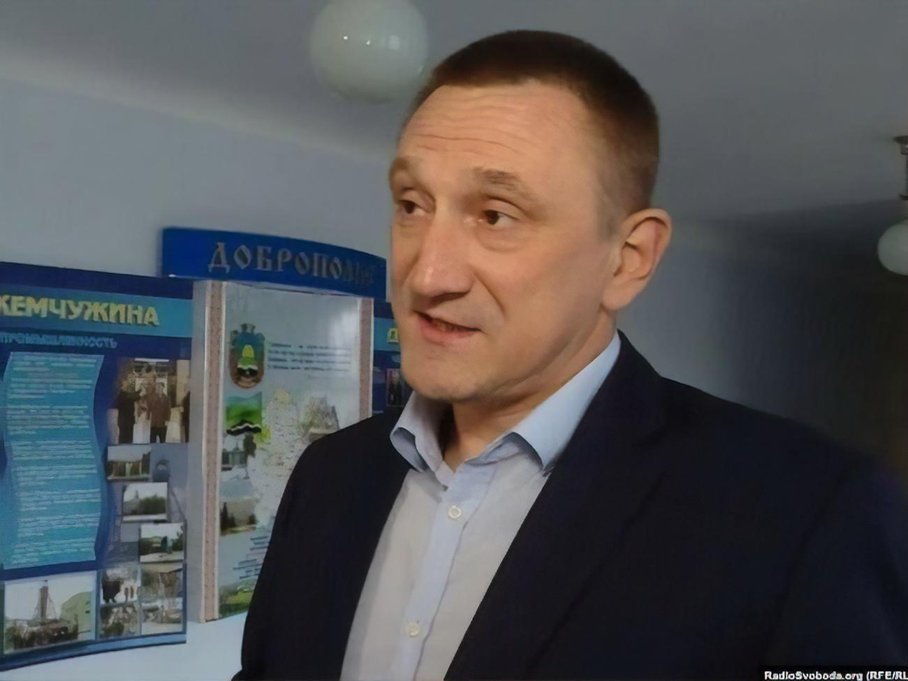 2017 року у ЗМІ з'явилася інформація, що в Аксьонова може бути російське громадянство