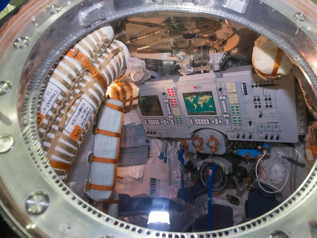 "Главкосмос" готов поставить спускаемый аппарат за границу