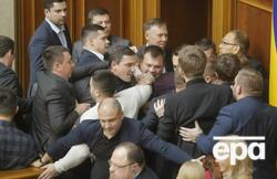 Действующие парламентарии продолжили традиции своих предшественников и периодически решают вопросы кулаками