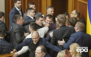 Чинні парламентарії продовжили традиції своїх попередників і періодично розв'язують питання кулаками