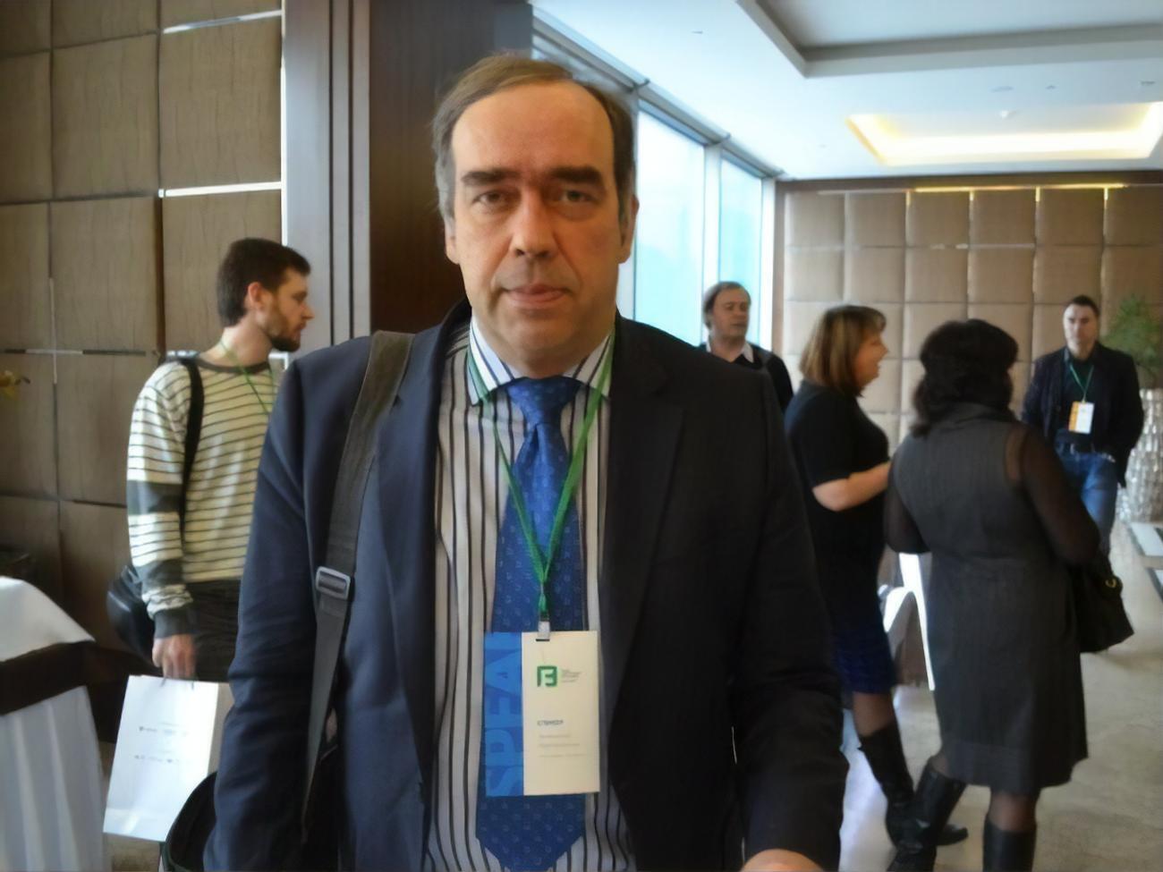 Мартыненко:&nbsp;"Слуга народа" &ndash; это некий питательный бульон.&nbsp;Из него может получиться суп, может&nbsp;&ndash; компот или что-то вообще несъедобное