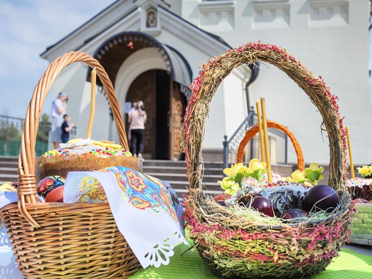 Священник спочатку запізнився на великодню ранкову службу