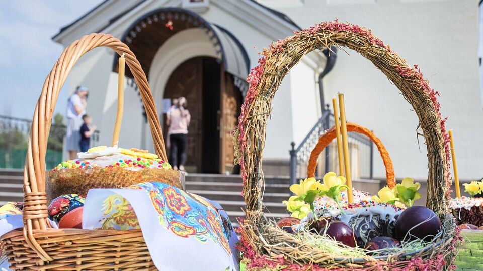 Священник спочатку запізнився на великодню ранкову службу