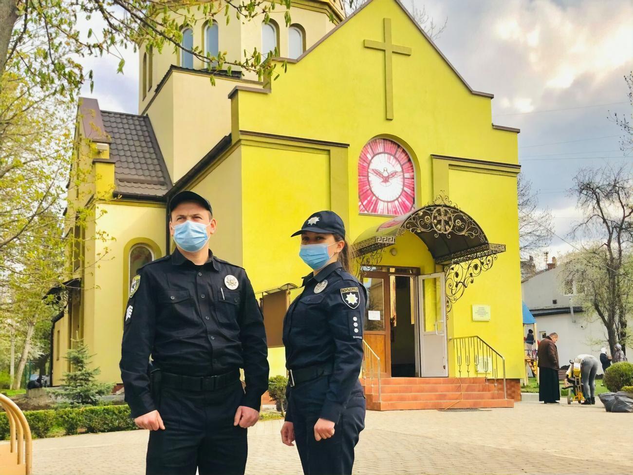 Порядок під час богослужінь в Україні забезпечувало 30 тис. правоохоронців