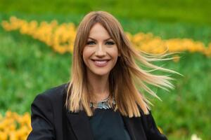 Нікітюк: Трояндочка від холостяка – це всього лише запрошення на побачення. Келих ігристого – це назавжди