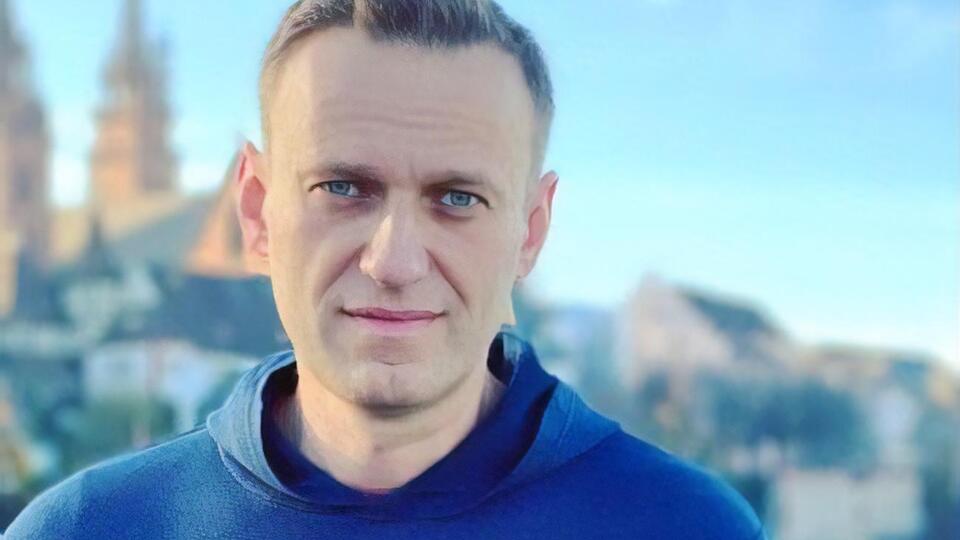 31 марта Навальный объявил голодовку, во время которой потерял 8 кг