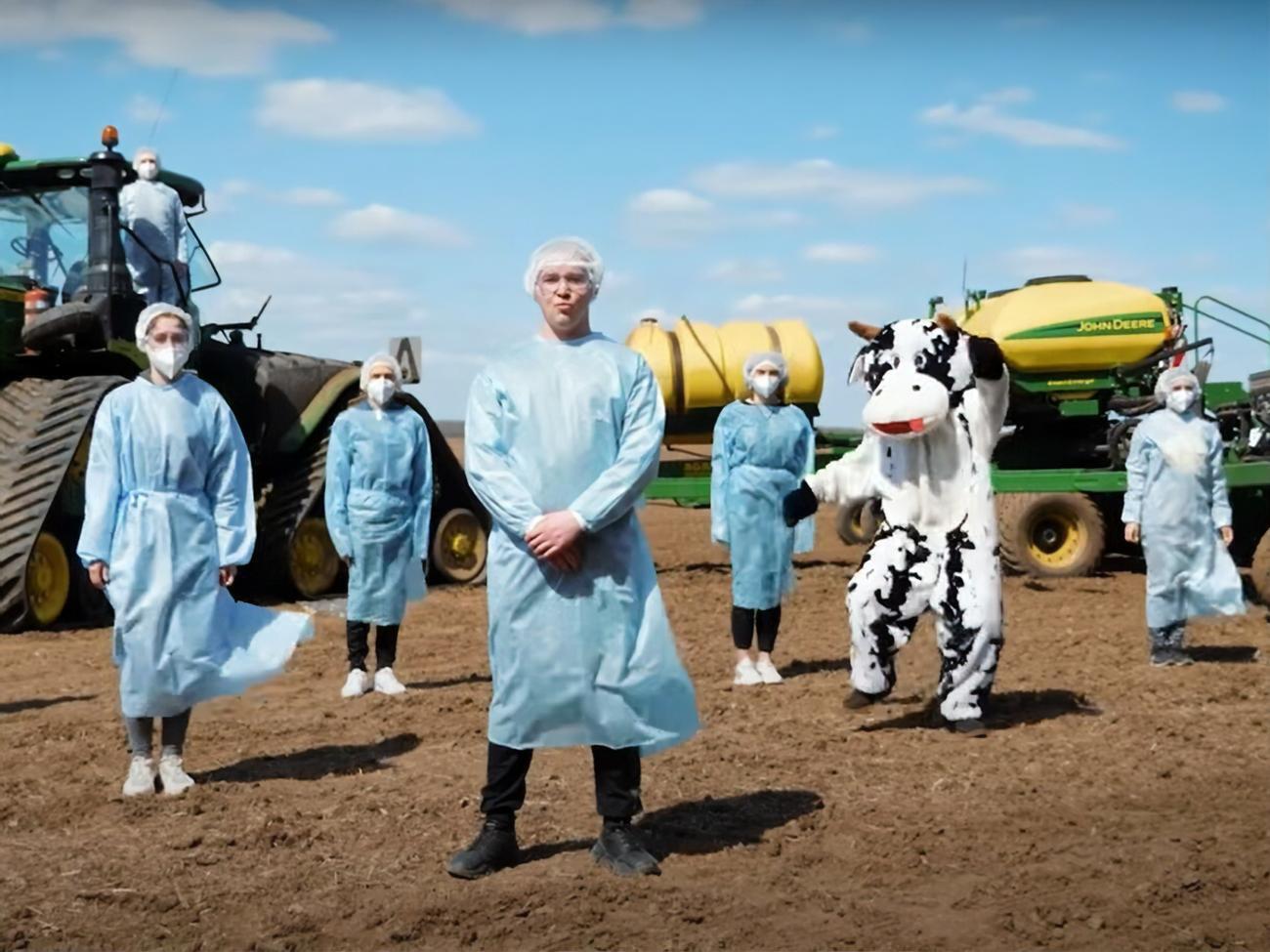 "Кавер-версию" назвали "гимном посевной"