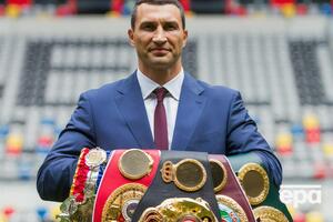 Кличко-младший – экс-чемпион мира по боксу в супертяжелом весе по версиям WBO, IBF, IBO, WBA