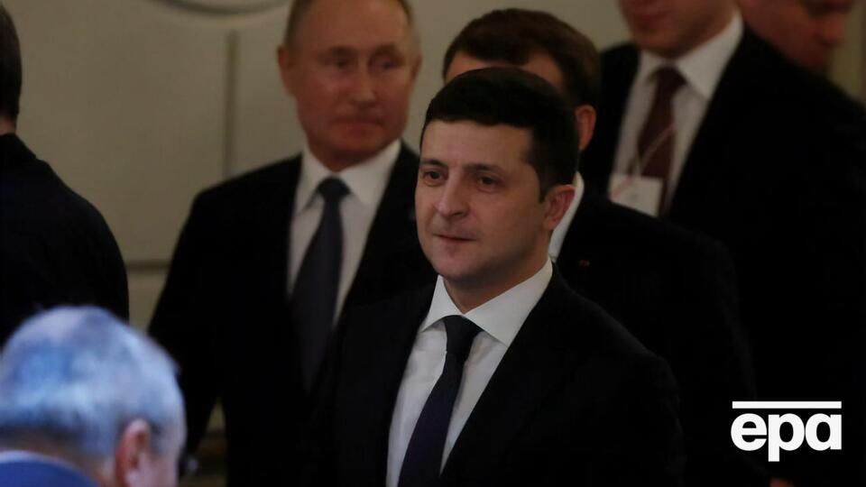 Последний раз Зеленский (в центре) и Путин (во втором ряду по центру) встречались в конце 2019 года в Париже в рамках нормандского саммита