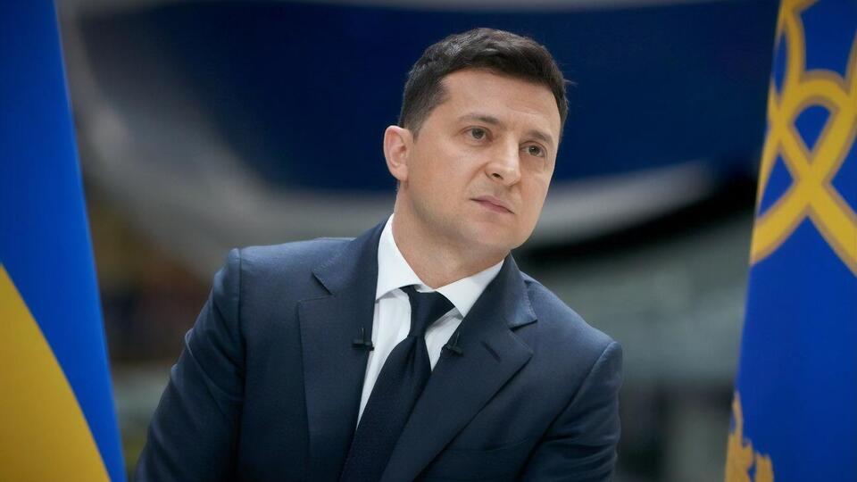 Мы понимаем, где сейчас Медведчук и что с Коломойским, отметил Зеленский (на фото)