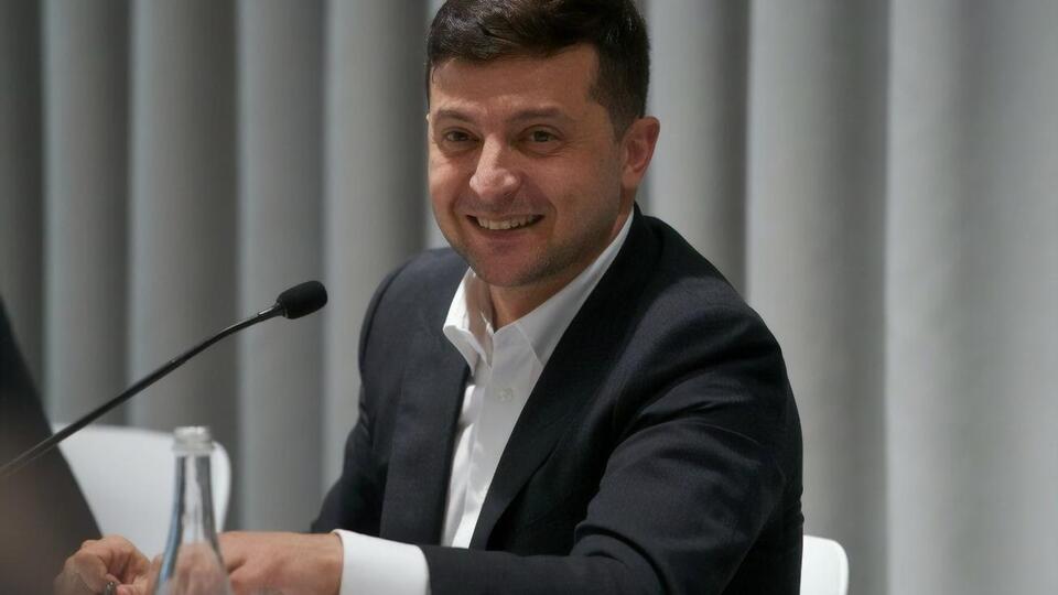 Согласно результатам опроса, в первом туре Зеленского поддержали бы 30,2% украинцев