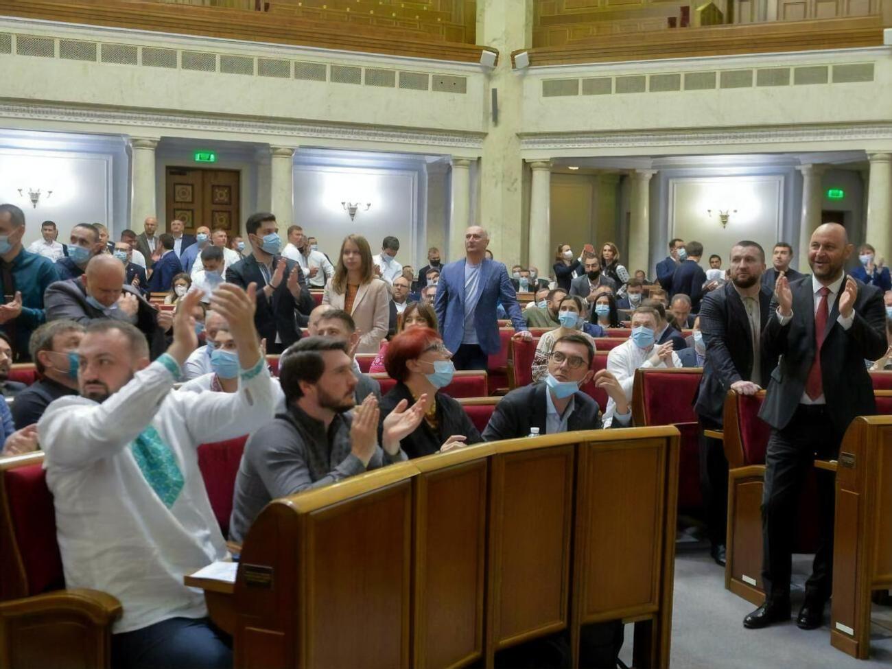 Рада в первом чтении приняла проект закона, который в Нацбанке называют структурным маяком для продолжения сотрудничества с МВФ