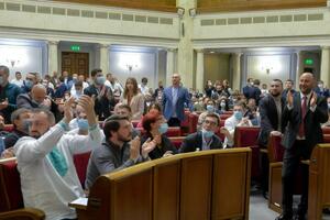 Рада в первом чтении приняла проект закона, который в Нацбанке называют структурным маяком для продолжения сотрудничества с МВФ