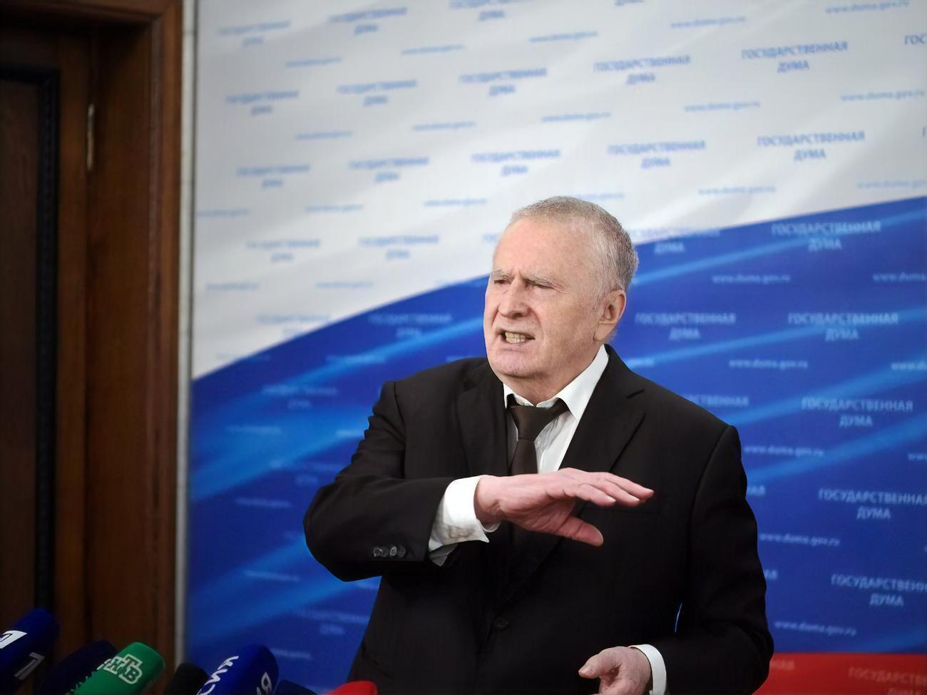 Жириновський заявив, що не заразний
