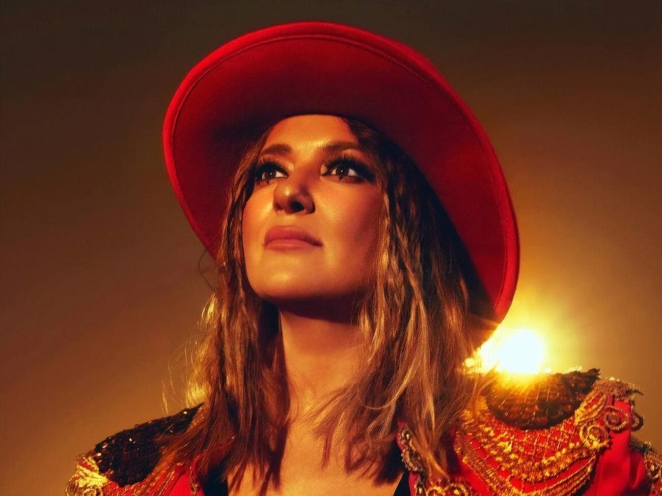 Відеоробота на пісню "До дна" символізує початок пристрасного періоду в житті Могилевської