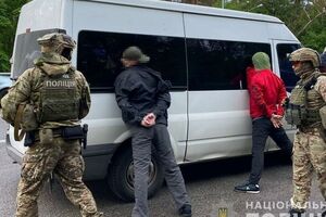 Поліція затримала трьох учасників угруповання, їх підозрюють у нападах у кількох областях України