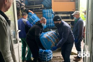 Общий вес гуманитарного груза составил около 10 тонн