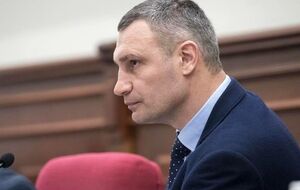 Кличко розповів про гостру ситуацію у стосунках із Зеленським у зв'язку з підняттям головного прапора в Києві