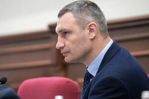 Кличко розповів про гостру ситуацію у стосунках із Зеленським у зв'язку з підняттям головного прапора в Києві