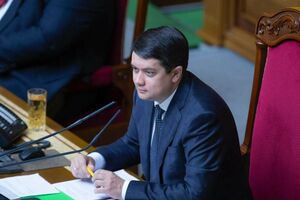 Разумков хоче вакцинуватися проти COVID-19 своїм коштом, щоб "не навантажувати державний бюджет"