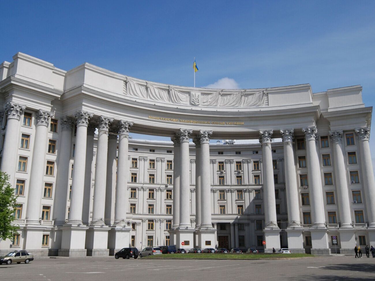 МЗС України: Фактично російські військові поставили під загрозу задоволення базових потреб кримського цивільного населення