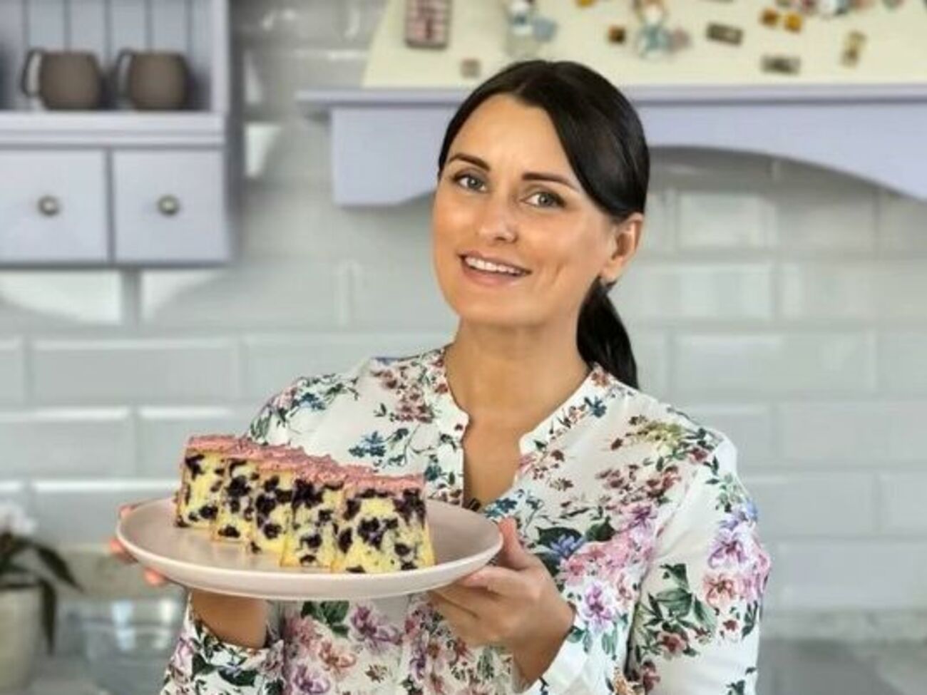 Глинская: Вкуснейший черничный кекс под шоколадной глазурью любой день сделает праздничным