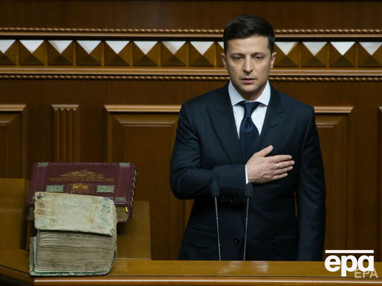 Зеленський обіймає посаду президента два роки