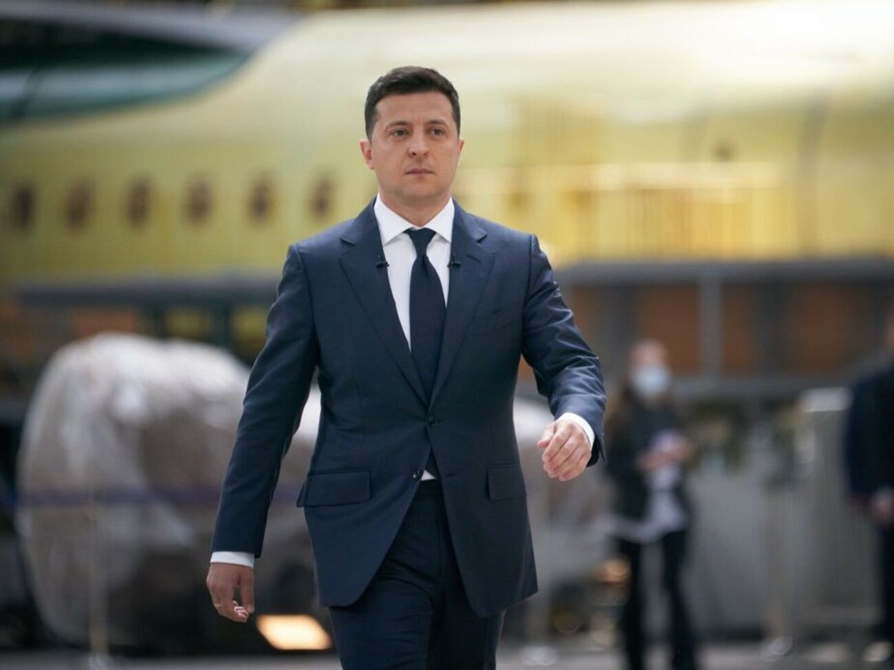 Опрос "Рейтинга" показал, что Зеленскому&nbsp;не доверяет более половины украинцев