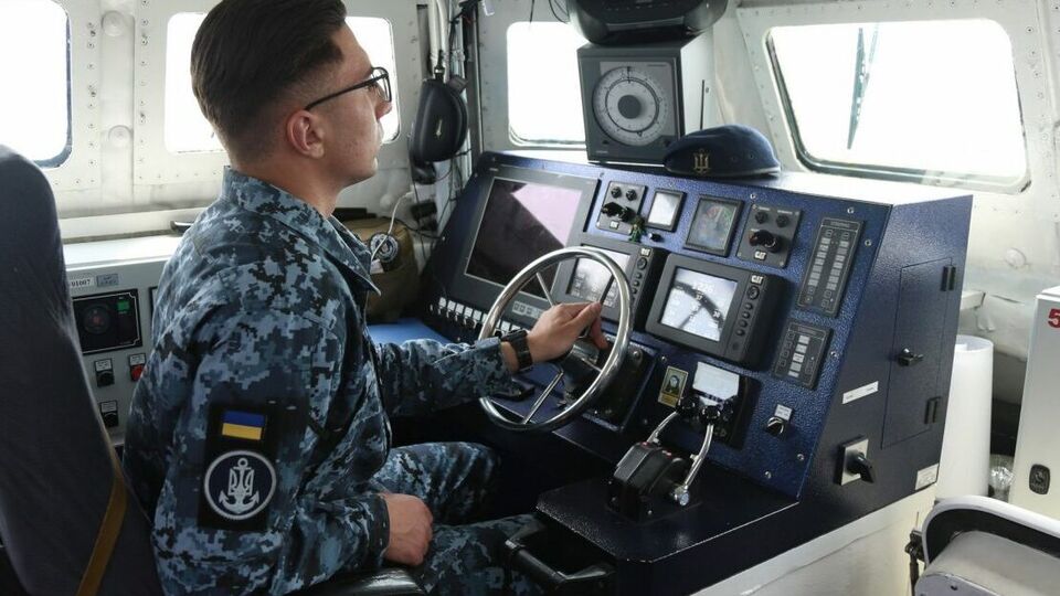 Об учениях в море украинские военные предупредили заранее